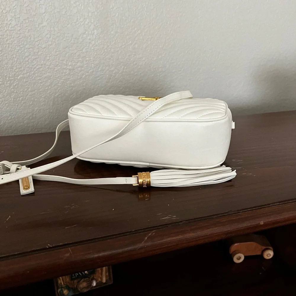 White PLU Crossbody. Used only two times, like new. Really cute for a day out! - Picture 5 of 7